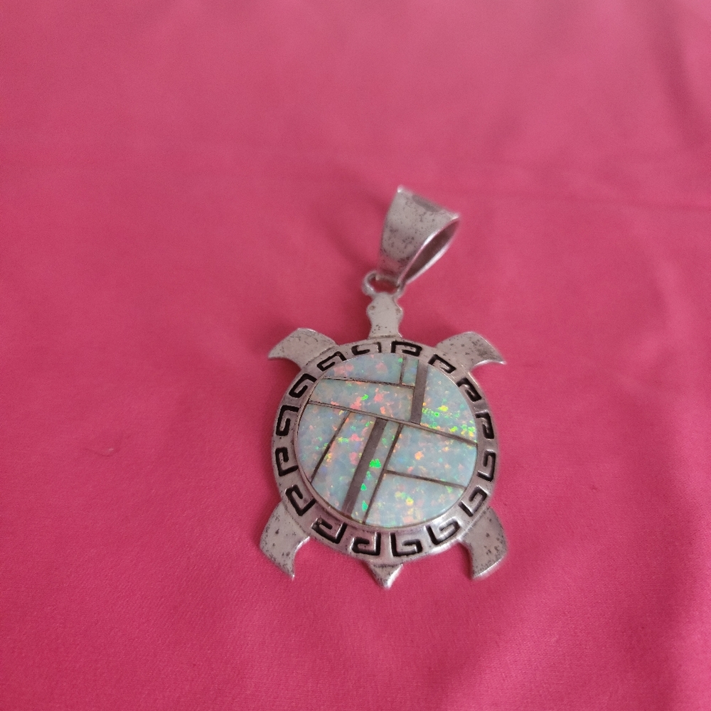 Opal 925 Sea Turtle Pendant